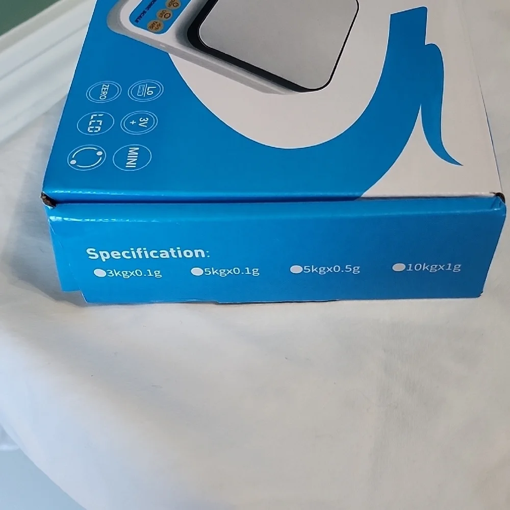 Blue and White Electronic Kitchen Scale